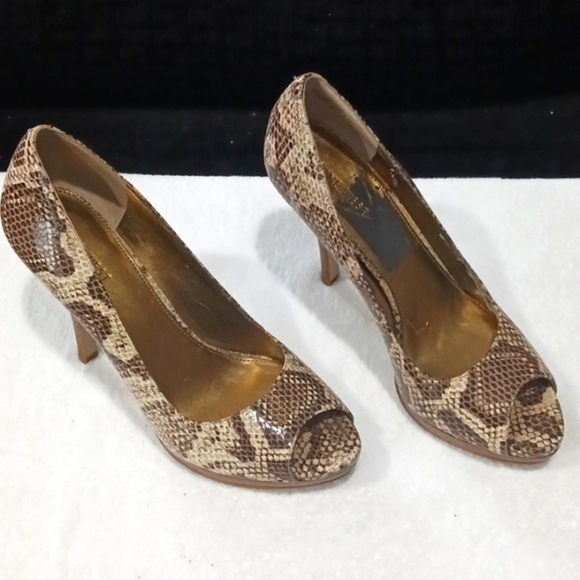 NINE WEST, SNAKE SKIN, PLATFORM, PEEP TOE Size 7 1/2. - Picture 12 of 12